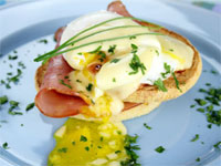 Завтрак аристократа за 5 минут: яйца Бенедикт