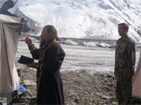 Клирик Алматинской епархии поднялся на пик Хан Тенгри