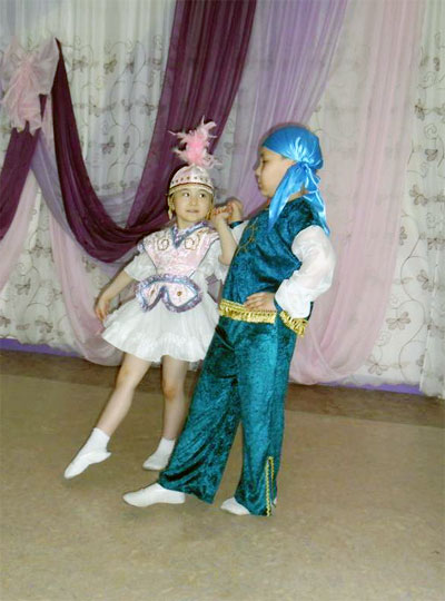 Содержание казахских народных танцев