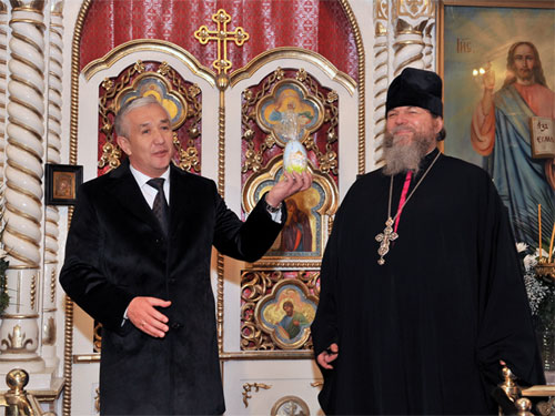 Аким области Серик Билялов поздравил православных христиан с Пасхой